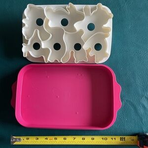 Vintage Tupperware Jell-O animal or cookie mold